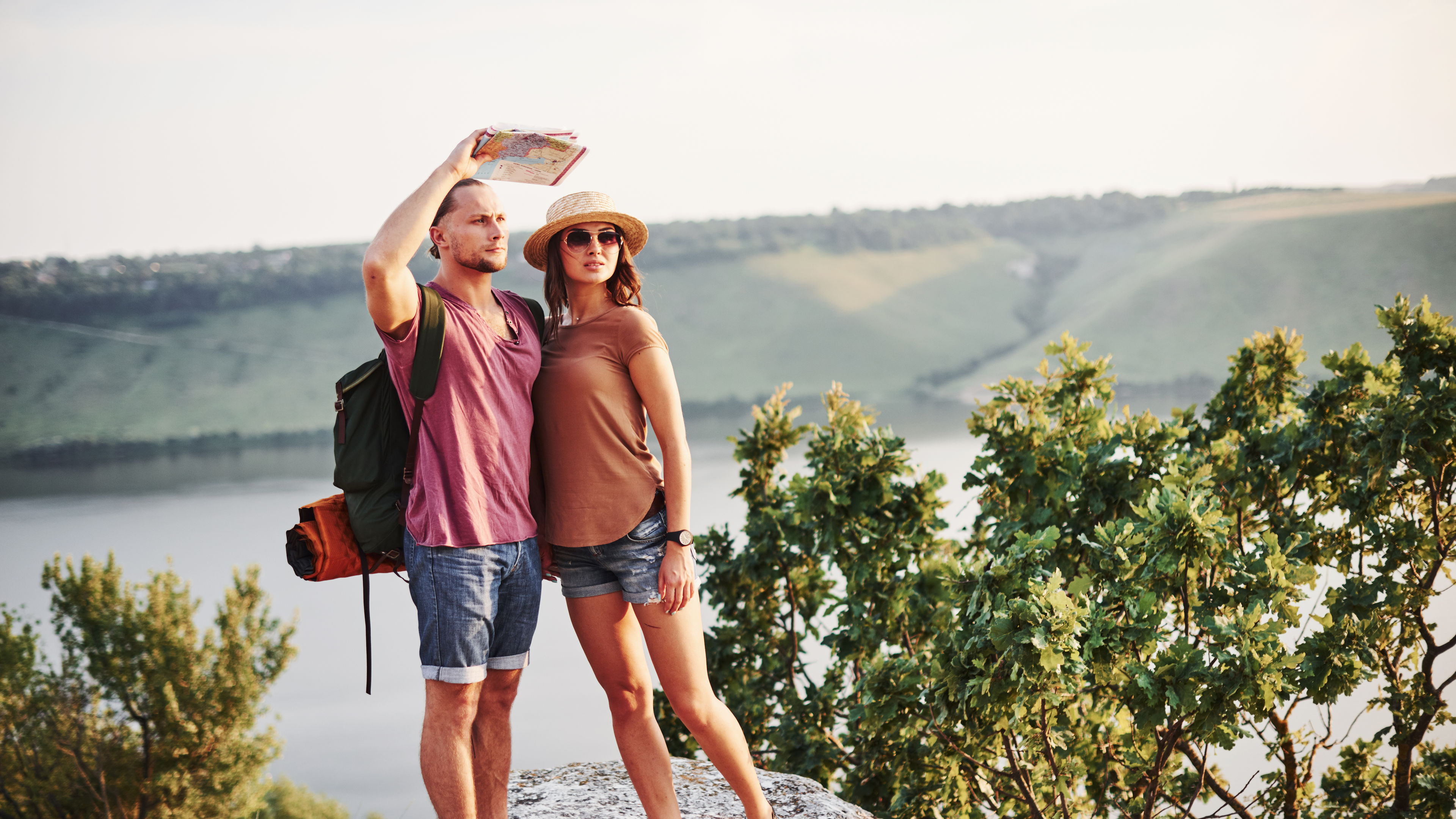 Young couples are enjoying travel