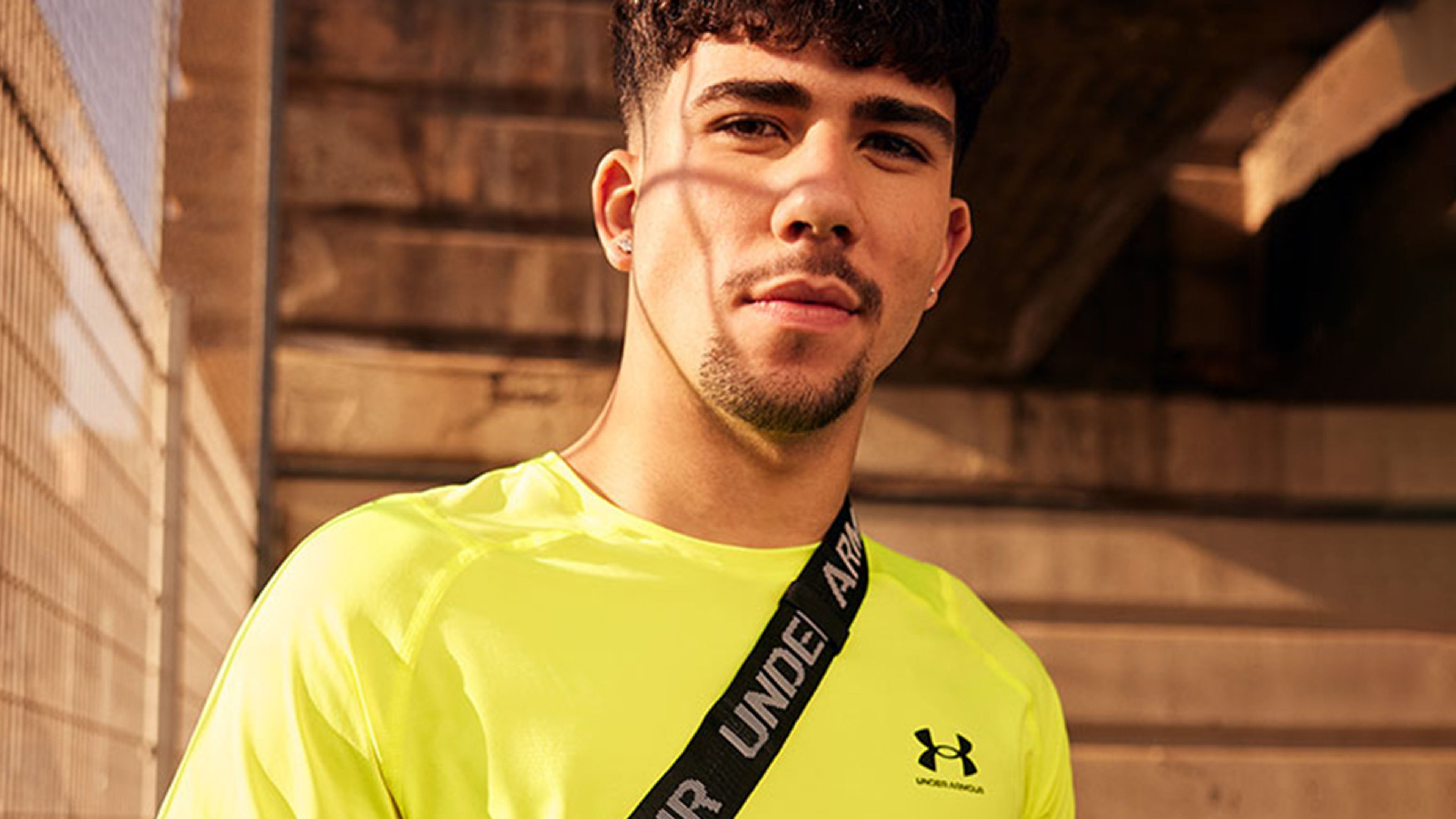 Under Armour 9.9 ภาพแบนเนอร์ลดราคา