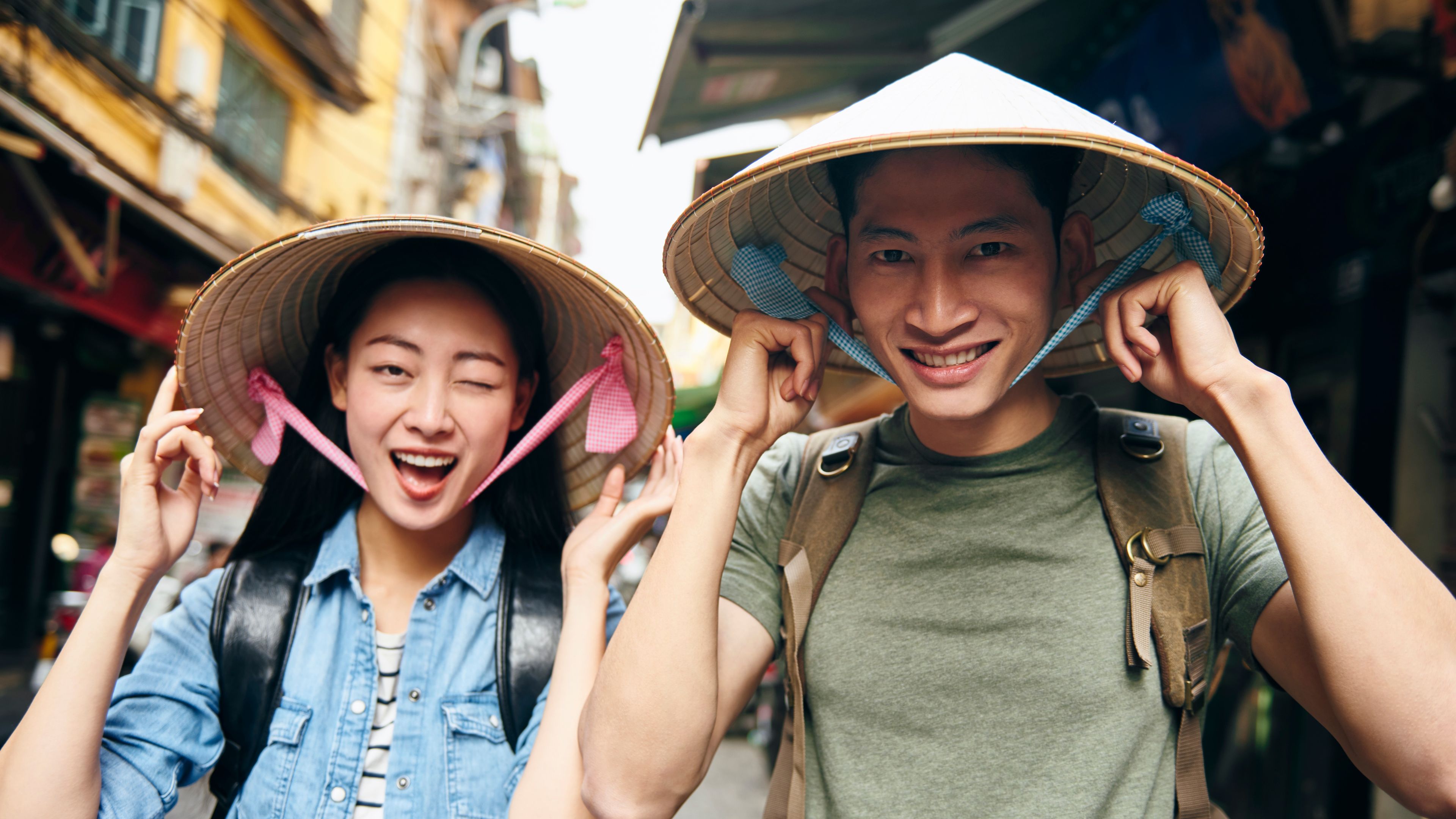 Khách du lịch tận hưởng chuyến thăm.